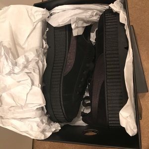 PUMA Womens Fenty by Rihanna Suede Sneakers,